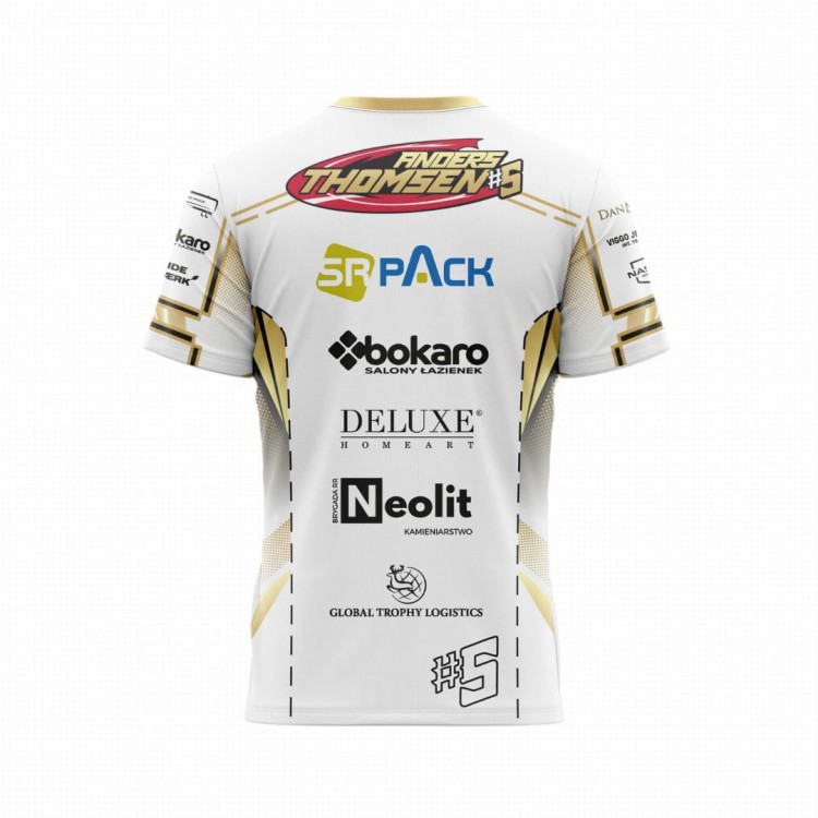 White team t-shirt